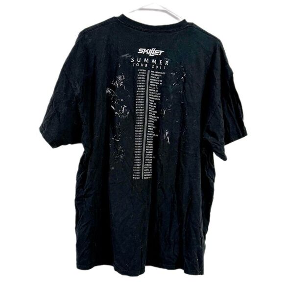 Gildan Black Short Sleeve Tee with Graphic Design - Picture 2 of 4